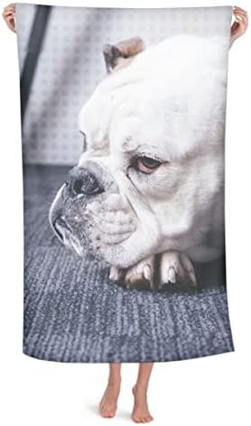Кучето Е Домашен Любимец На Сивото Одеяло С Модел От Мека Топла Фланела