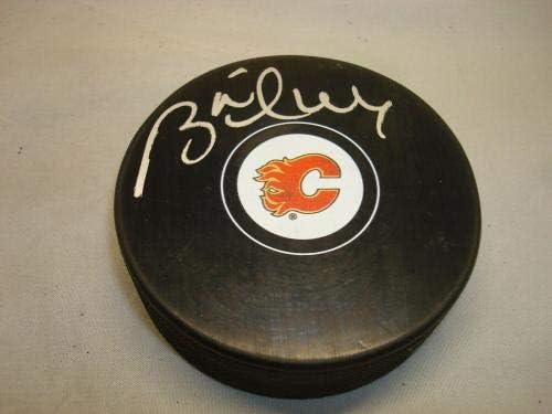Брет Хъл подписа хокей шайба Калгари Флеймс с автограф на PSA/DNA COA 1Б - за Миене на НХЛ с автограф